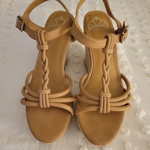 Nude Wedges